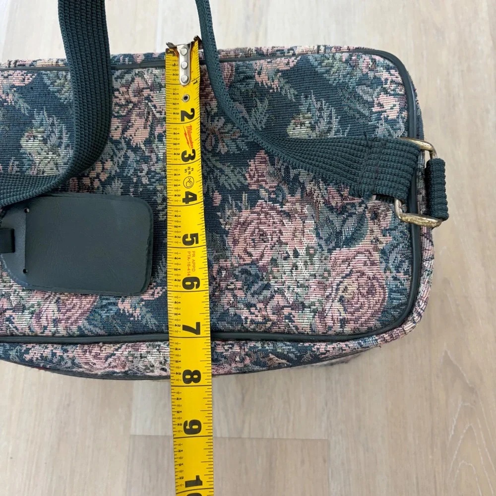 Trade Winds Vintage Floral Tapestry Train Case Travel Vanity Bag Pink Green Rose